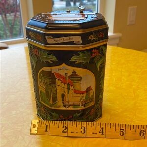Vintage Sugar Cookie Tin with Scenic Design, Plays Music